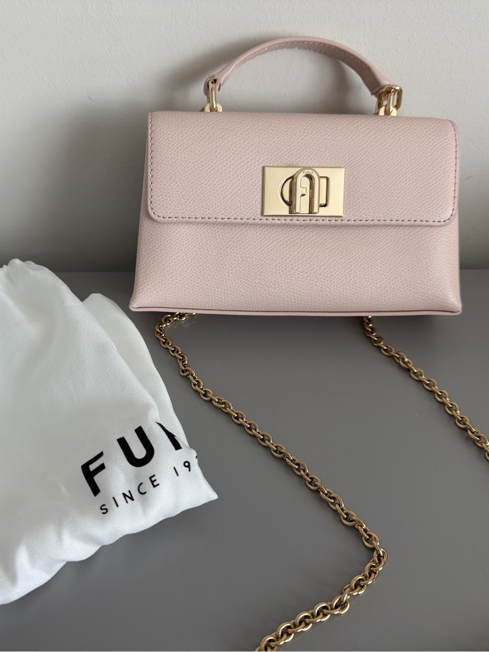 Furla 1927 Mini Top Handle Crossbody Bag Pink Leather
Like New! - Picture 2 of 7